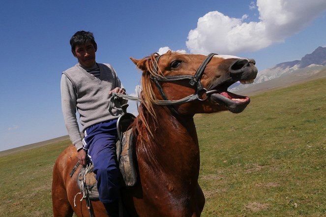 Na cestě - Série 19 - Na cestě po kyrgyzském Issyk-kulu - Van film