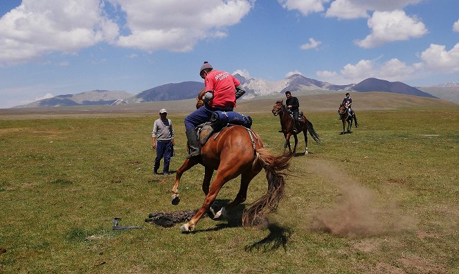 Na cestě - Na cestě po kyrgyzském Issyk-kulu - Filmfotos