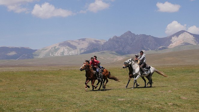 Na cestě - Na cestě po kyrgyzském Issyk-kulu - Kuvat elokuvasta