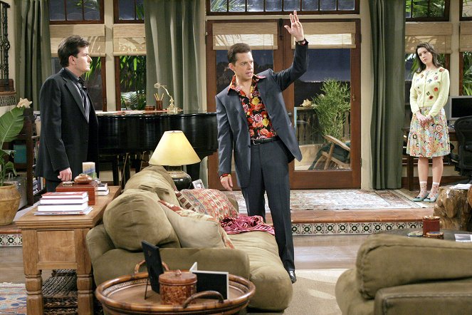 Two and a Half Men - It Was Mame, Mom - Photos - Charlie Sheen, Jon Cryer, Melanie Lynskey