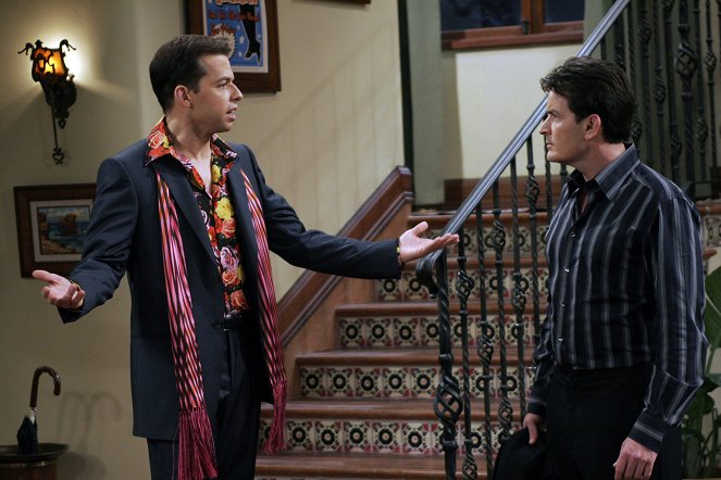 Two and a Half Men - It Was Mame, Mom - Photos - Jon Cryer, Charlie Sheen