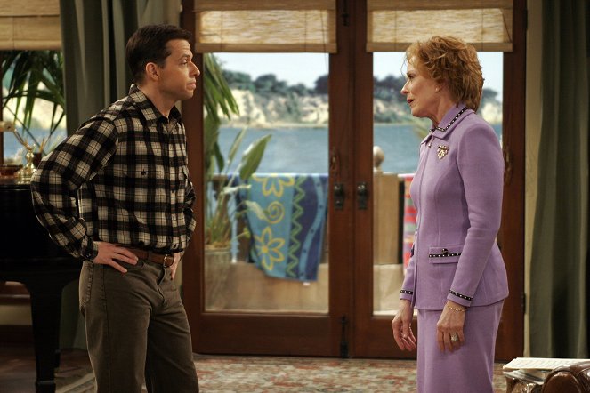 Two and a Half Men - Those Big Pink Things with Coconut - Photos - Jon Cryer, Holland Taylor