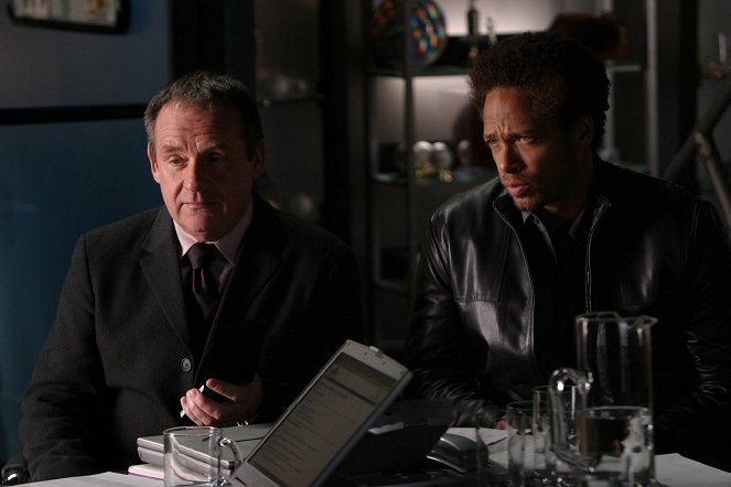 CSI: Kryminalne zagadki Las Vegas - W samym środku - Z filmu - Paul Guilfoyle, Gary Dourdan