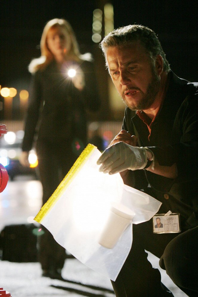 CSI: Crime Scene Investigation - Season 5 - Grave Danger: Part 1 - Photos - William Petersen