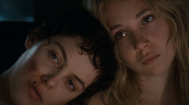 Jack and Diane - Photos - Riley Keough, Juno Temple