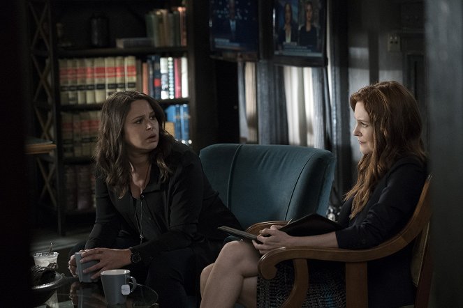 Scandal - Season 7 - Watch Me - Photos - Katie Lowes, Darby Stanchfield