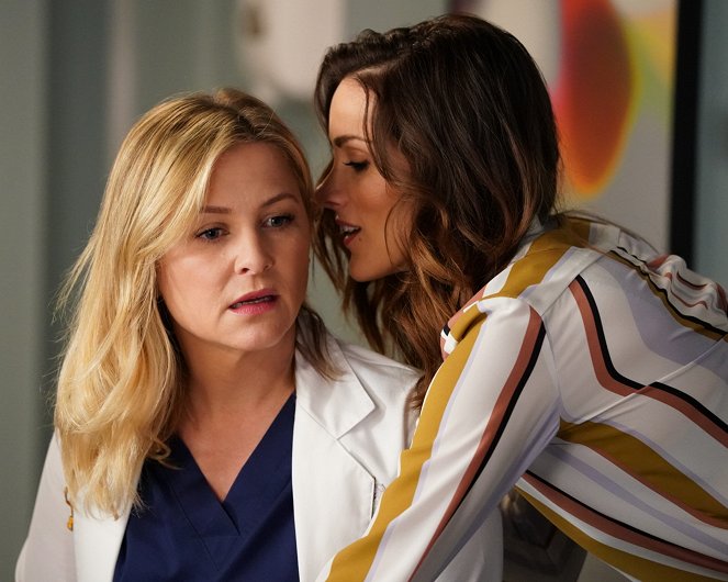 Grey's Anatomy - Get off on the Pain - Photos - Jessica Capshaw, Stefania Spampinato