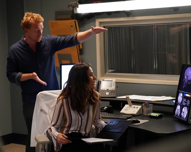 Grey's Anatomy - Die jungen Ärzte - Season 14 - Verstörende Erkenntnisse - Dreharbeiten - Kevin McKidd, Stefania Spampinato