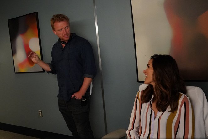 Grey's Anatomy - Season 14 - Get off on the Pain - Making of - Kevin McKidd, Stefania Spampinato