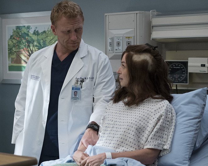 Grey's Anatomy - Ain't That a Kick in the Head - Photos - Kevin McKidd, Caterina Scorsone