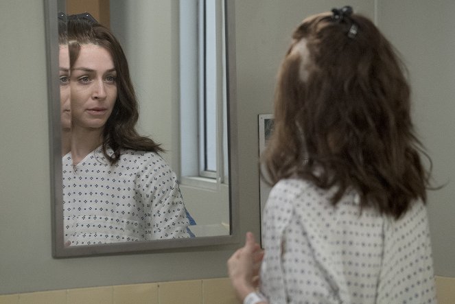 Grey's Anatomy - Season 14 - Ain't That a Kick in the Head - Photos - Caterina Scorsone