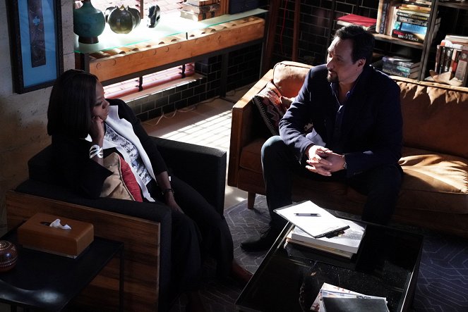 How to Get Away with Murder - I'm Not Her - Photos - Viola Davis, Jimmy Smits