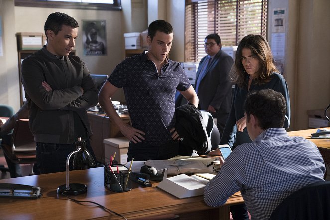 How to Get Away with Murder - It's for the Greater Good - Photos - Conrad Ricamora, Jack Falahee, Karla Souza