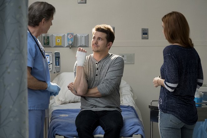 Kevin (Probably) Saves the World - Listen Up - Film - Jason Ritter