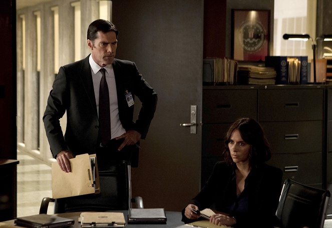 Criminal Minds - Season 10 - X - Photos - Thomas Gibson, Jennifer Love Hewitt