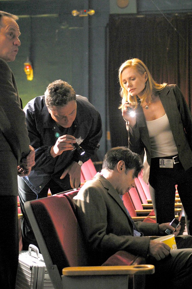 CSI: A helyszínelők - Season 3 - Éjszaka a moziban - Filmfotók - William Petersen, Marg Helgenberger