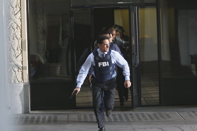 Criminal Minds - Season 5 - 100 - Photos - Thomas Gibson