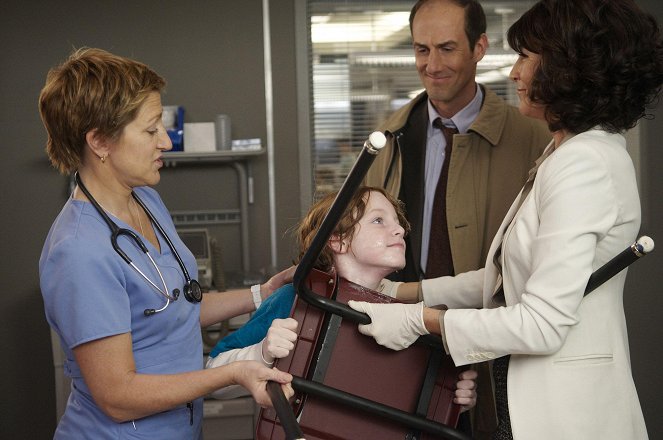 Nurse Jackie - Season 3 - Scheiss auf die Tierrechte - Filmfotos - Edie Falco, Eve Best