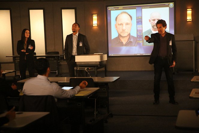 Criminal Minds - Season 12 - Profiling 202 - Photos - Paget Brewster, Damon Gupton, Joe Mantegna