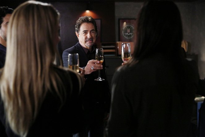 Criminal Minds - Elliotts Teich - Filmfotos - Joe Mantegna