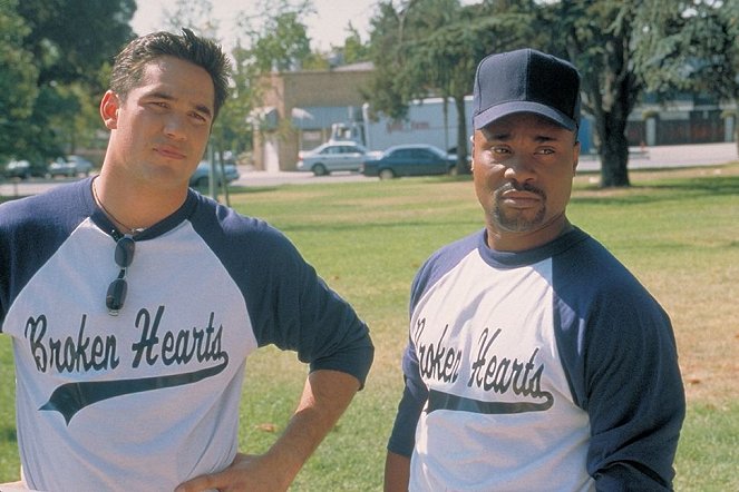 Der Club der gebrochenen Herzen – Eine romantische Komödie - Filmfotos - Dean Cain, Billy Porter