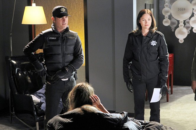 CSI: Crime Scene Investigation - Decisiones divididas - De la película - George Eads, Jorja Fox