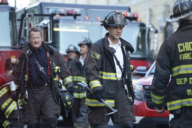 Chicago Fire - Granica wytrzymałości - Z filmu - Christian Stolte, Jesse Spencer