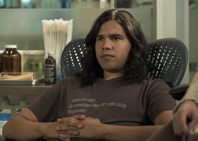 The Flash - Luck Be a Lady - Photos - Carlos Valdes