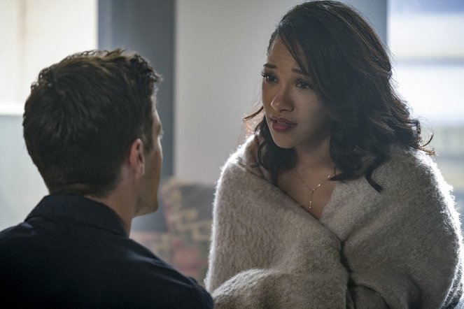 The Flash - Luck Be a Lady - Photos - Candice Patton