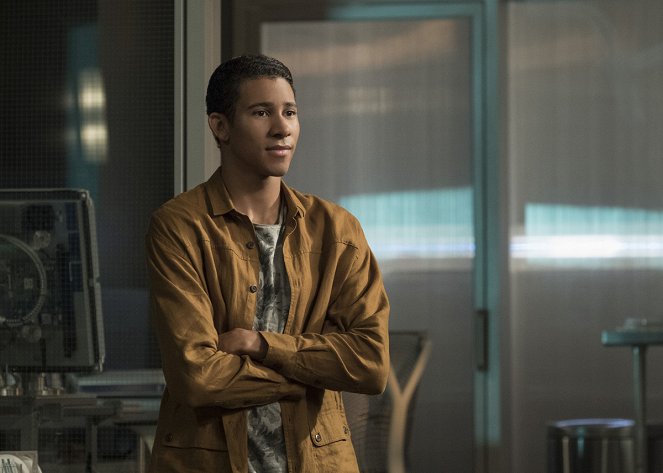 The Flash - Luck Be a Lady - Photos - Keiynan Lonsdale