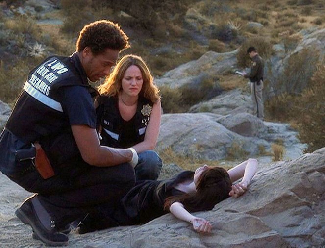 CSI - Den Tätern auf der Spur - Season 3 - Tod in der Wüste - Filmfotos - Gary Dourdan, Jorja Fox