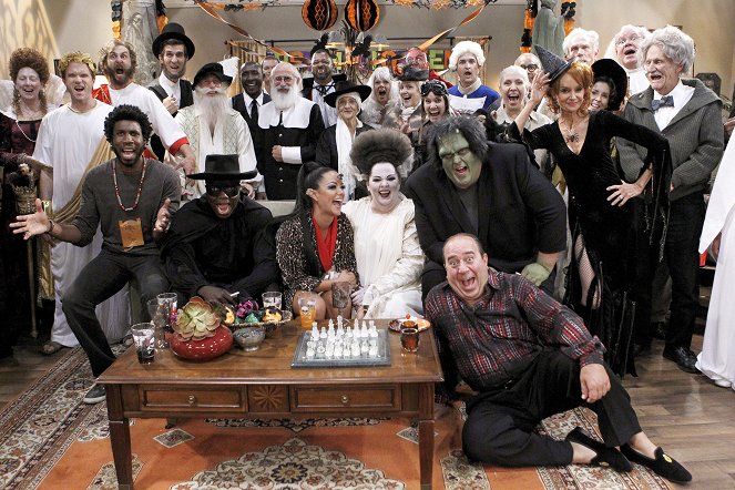 Mike & Molly - Happy Halloween - Del rodaje - Reno Wilson, Katy Mixon, Melissa McCarthy, Louis Mustillo, Billy Gardell, Swoosie Kurtz