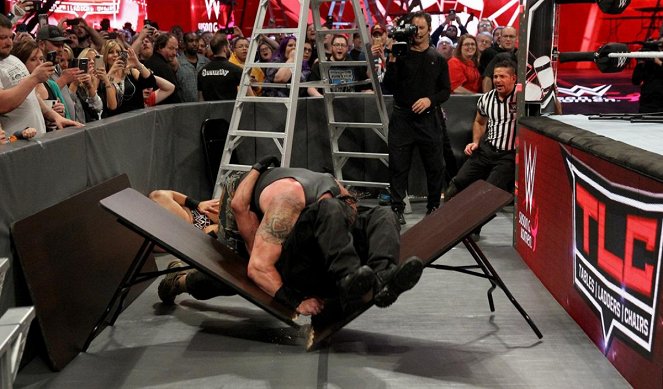 WWE TLC: Tables, Ladders & Chairs - Z filmu