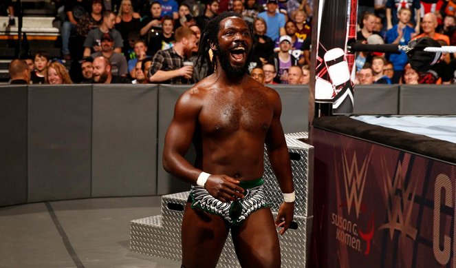 WWE TLC: Tables, Ladders & Chairs - Photos - Rich Swann