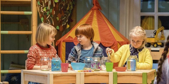 Casper en Emma maken theater - Van film - Alba Ørbech-Nilssen, Oliver Dahl