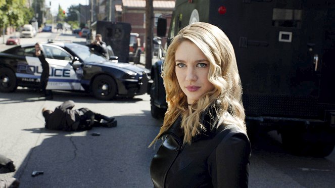 Supergirl - Gatilhos - Do filme - Yael Grobglas