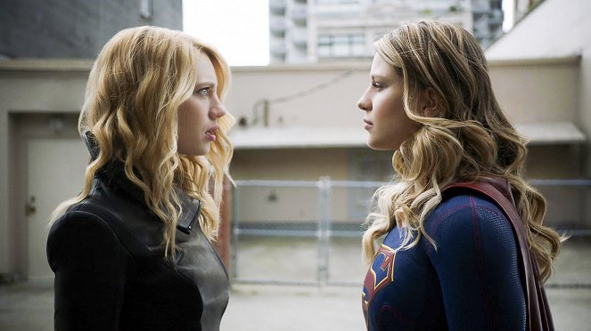 Supergirl - Season 3 - Triggers - Photos - Yael Grobglas, Melissa Benoist