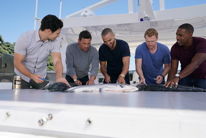 Grey's Anatomy - Come on Down to My Boat, Baby - Photos - Giacomo Gianniotti, Justin Chambers, Jesse Williams, Kevin McKidd, Jason George