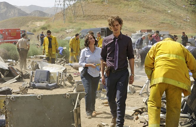 Criminal Minds - Season 10 - A Thousand Suns - Photos - Jennifer Love Hewitt, Matthew Gray Gubler