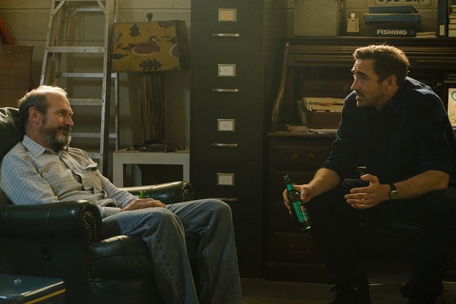 Halt and Catch Fire - A Connection Is Made - Photos - Toby Huss, Lee Pace