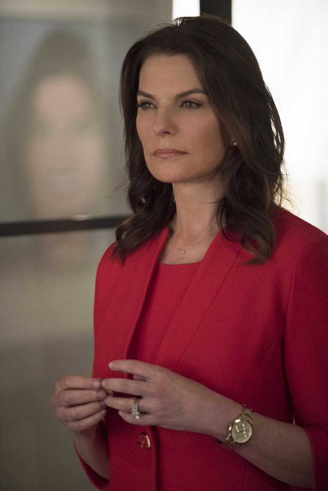 Graves - Half a World Gone Mad - De la película - Sela Ward