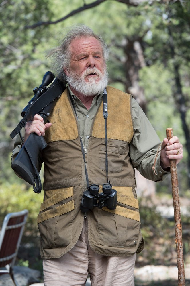 Graves - Season 2 - In His Labyrinth - Photos - Nick Nolte