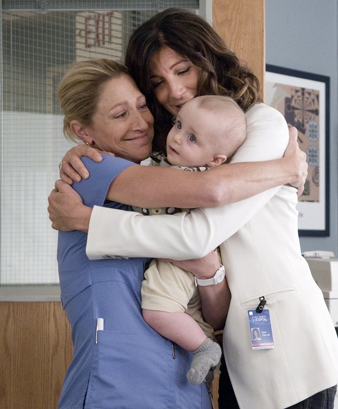 Nurse Jackie - Season 5 - Happy F*Cking Birthday - Photos - Edie Falco, Eve Best
