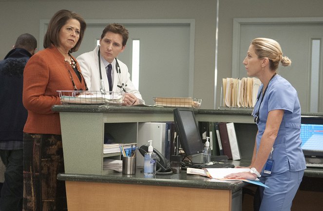 Nurse Jackie - Luck of the Drawing - Photos - Anna Deavere Smith, Peter Facinelli, Edie Falco
