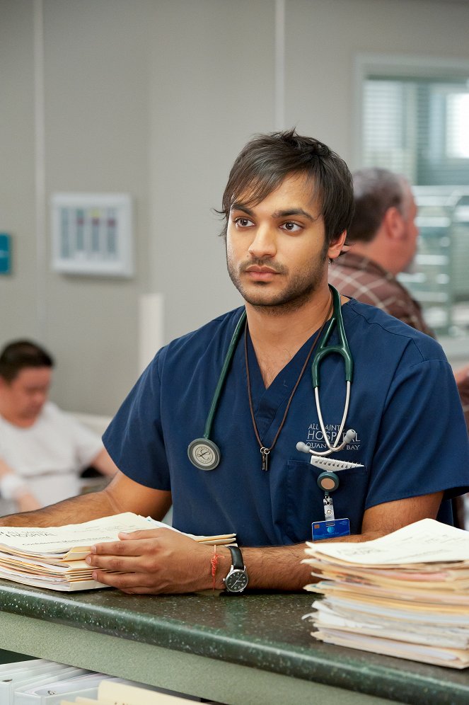 Nurse Jackie - Season 4 - Are Those Feathers? - Do filme - Arjun Gupta