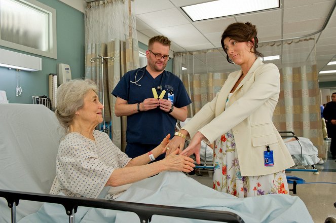 Nurse Jackie - Season 4 - Chaud & Froid - Photos - Stephen Wallem, Eve Best