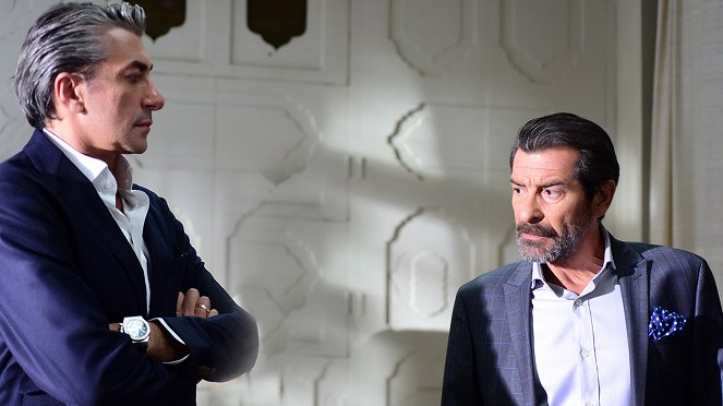 Kayıtdışı - Episode 2 - Photos - Erkan Petekkaya, Uğur Polat