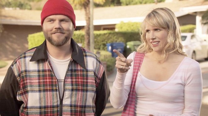 Vállalhatatlan zsák foltot keres - Filmfotók - Tyler Labine, Lucy Punch