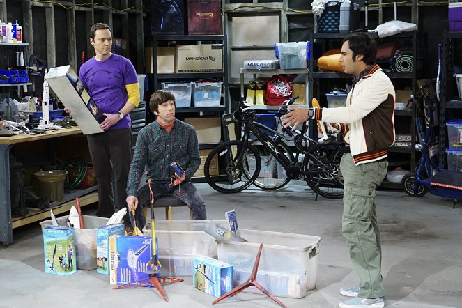 The Big Bang Theory - Season 11 - The Explosion Implosion - Photos - Jim Parsons, Simon Helberg, Kunal Nayyar