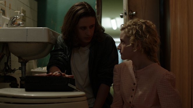 Szeplotelen fogantatás - Filmfotók - Rory Culkin, Julia Garner